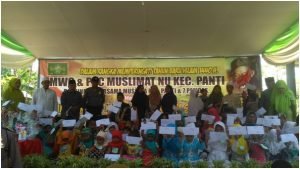 PAC Muslimat Panti, Berbagi Ceria Bersama Anak Yatim
