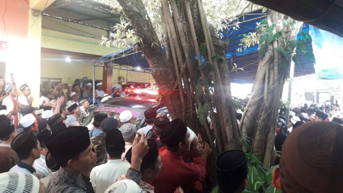 Pemakaman KH Imam