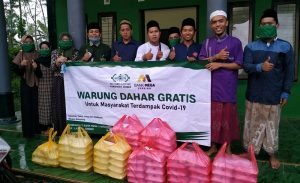 Warung Dahar Gratis LAZISNU Bagikan Ratusan Paket Buka Puasa di Panti