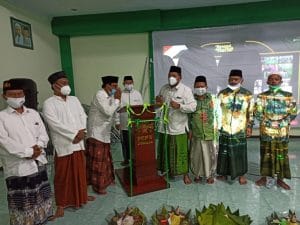 Legislator PKB Serahkan Bantuan Mimbar Dan Neon Box Kepada PCNU Jember