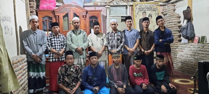 Kegiatan Dakwah on The Spot yang digelar MWC NU Sukowono bersama IKSASS dan Komunitas Pemuda Bengket Ateh bagi mereka yang ingin bertobat. (Wildan Miftahussurur /MWC NU Sukowono) Kegiatan Dakwah on The Spot yang digelar MWC NU Sukowono bersama IKSASS dan Komunitas Pemuda Bengket Ateh bagi mereka yang ingin bertobat. (Wildan Miftahussurur /MWC NU Sukowono)
