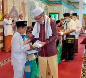 Bulan Berbagi, Masjid Darrut Muttaqin Santuni 350 Dhuafa