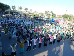 Fatayat NU Jawa Timur Gelar Roadshow Harlah ke-75 di Alun-alun Jember