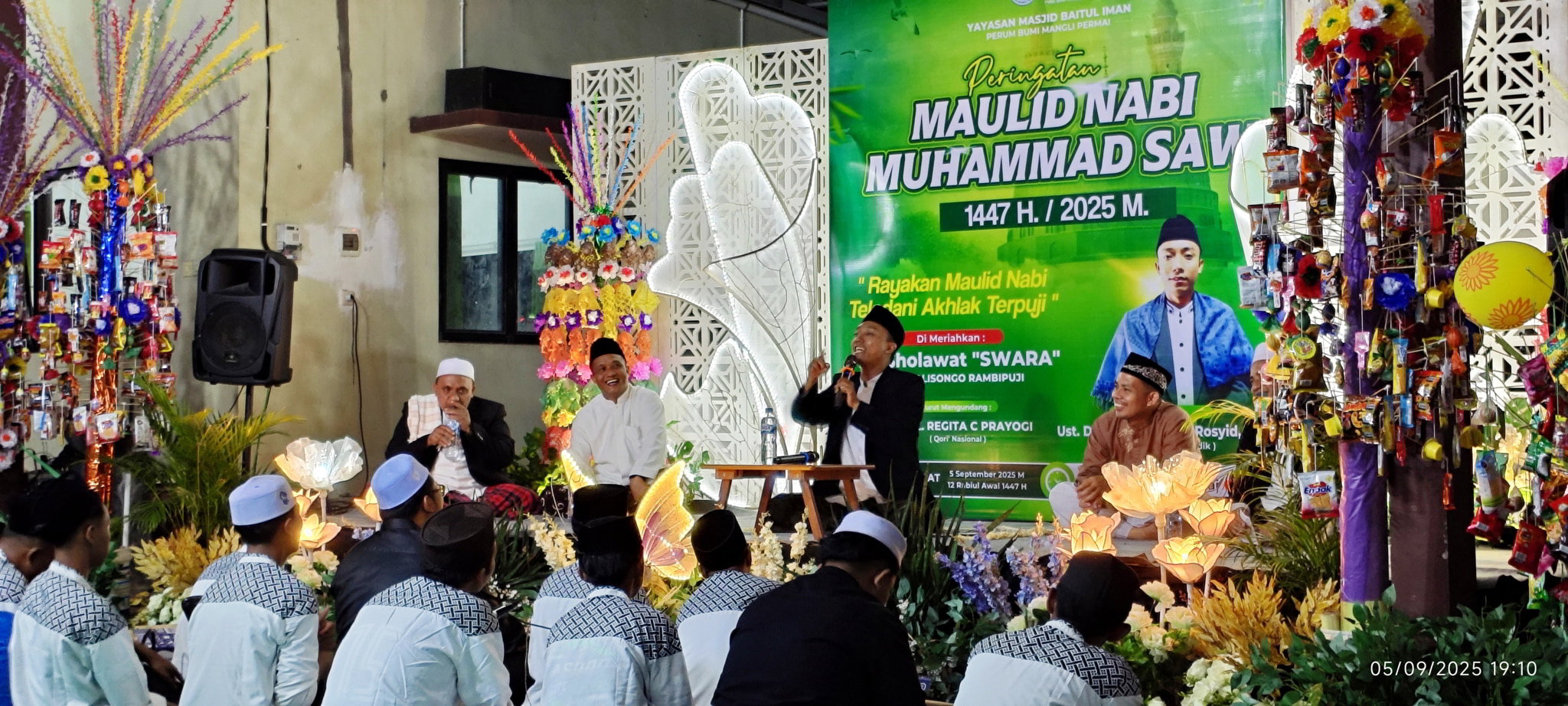 (Foto Mochammad Zaka Ardiansyah. Suasana Pengajian Peringatan Maulid Nabi Muhammad 2025 di Masjid Baitul Iman Perumahan Bumi Mangli Permai, Jumat, 5 September 2025.)