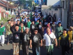 Semarak HSN 2025, Ribuan Warga NU Jalan Sehat Sarungan