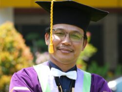 Ketika Sastra Menjadi Cermin Bangsa : Kiprah Intelektual Prof. Akhmad Taufiq