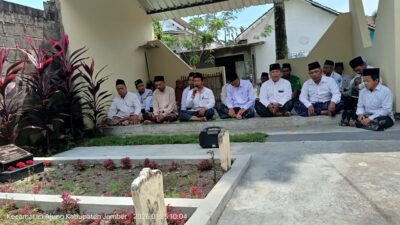 Merawat Jejak Ulama, MWCNU Ajung Susuri Tujuh Maqbaroh Muharrik dan Muassis NU