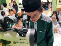 Kenalkan Ilmu Falak Sejak Dini, Siswa MI Ar-Roudhoh Amati Gerhana Bersama Lembaga Falakiyah NU Patrang