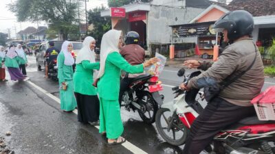 Sinergi Ramadhan 1447 H, LAZISNU dan Fatayat NU Arjasa Bagikan 1.000 Takjil