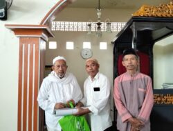 MWCNU Kaliwates Tebar Wakaf Sarung ke Lima Masjid, Hangatkan Jamaah dan Rawat Tradisi Berbagi