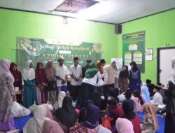 Santunan Yatim dan Dhuafa Warnai Penyerahan SK Amil Zakat di Jelbuk