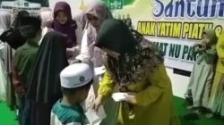 Ramadhan Berbagi, Muslimat NU Sukorambi Santuni Yatim dan Dhuafa